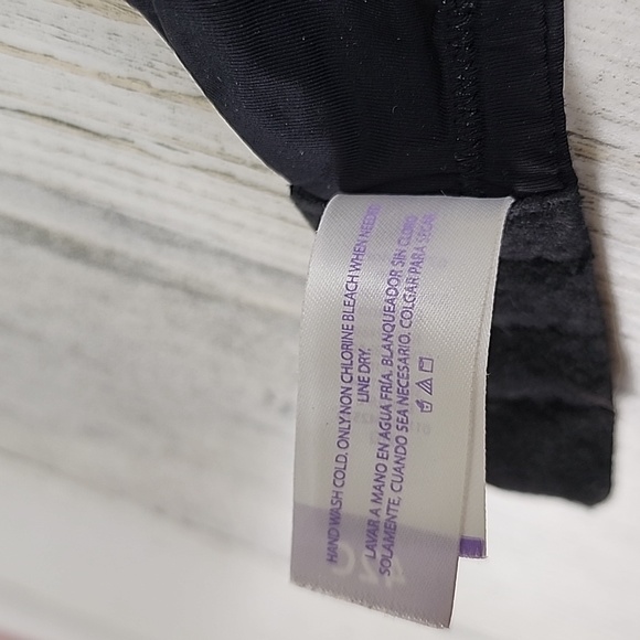 Secret Treasures black lightly padded no wire bra convertible straps Size 42C - Picture 10 of 12